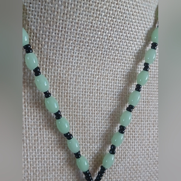 Carved Green Jade Pendant Necklace ✨️ - Picture 6 of 8
